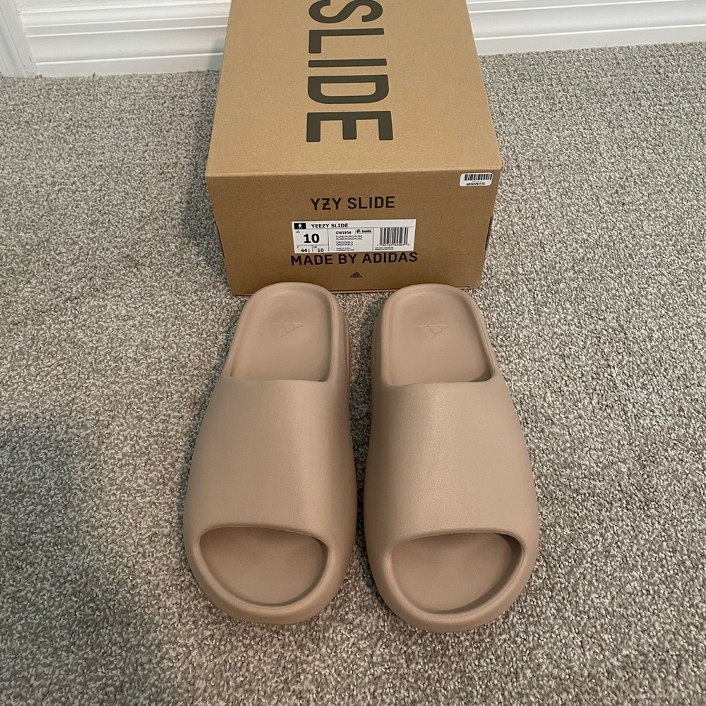 Yeezy Slide ‘Pure’